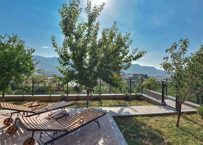 Lovely In With Jacuzzi Feriehus Split