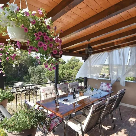 Lovely In With Jacuzzi Hébergement de vacances